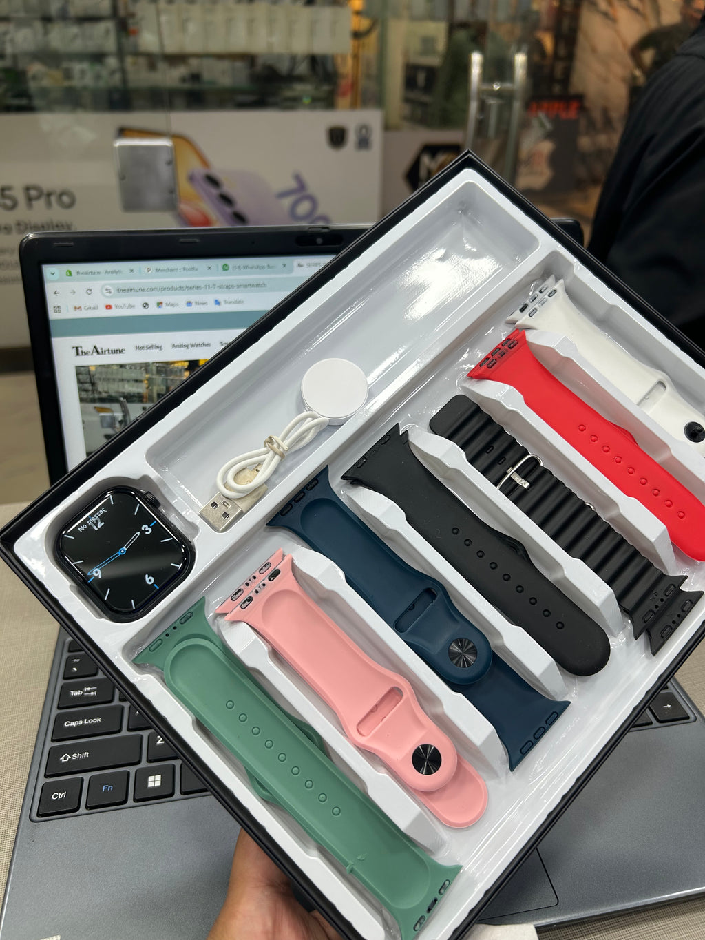 SERIES 11 7 STRAPS SMARTWATCH