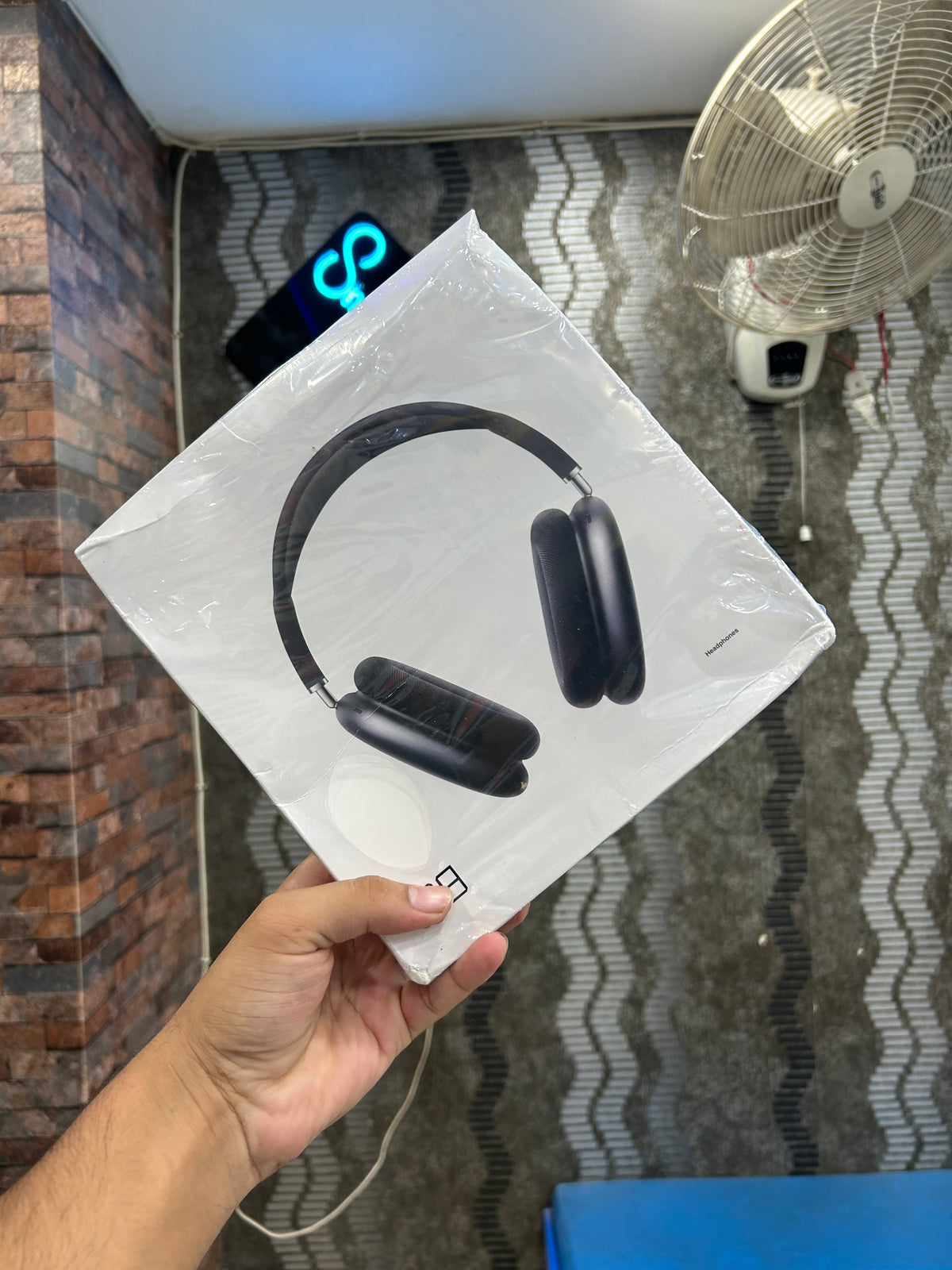 P9 HEADPHONES