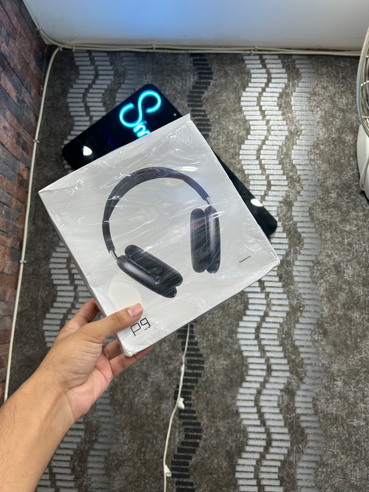 P9 HEADPHONES