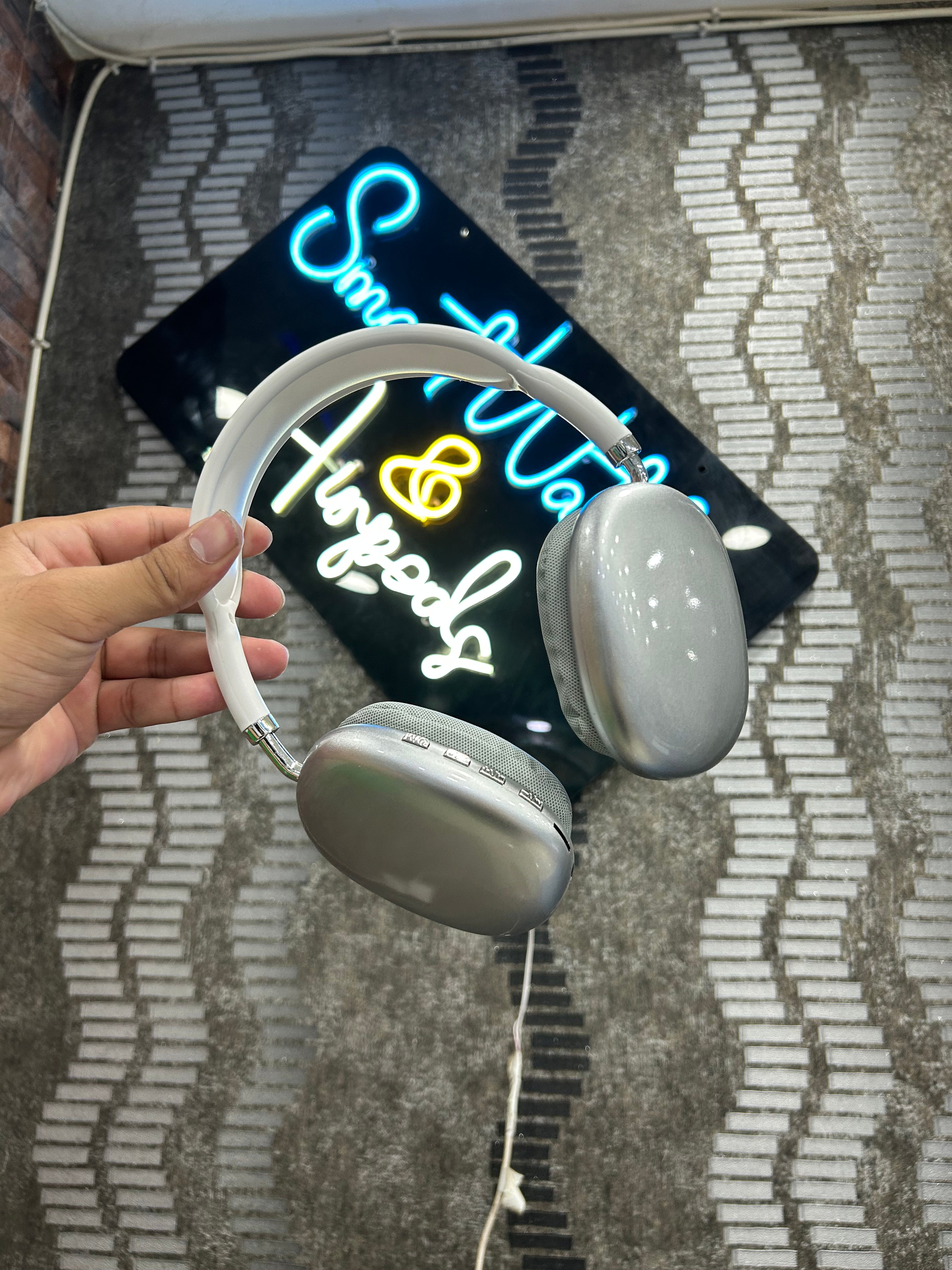 P9 HEADPHONES