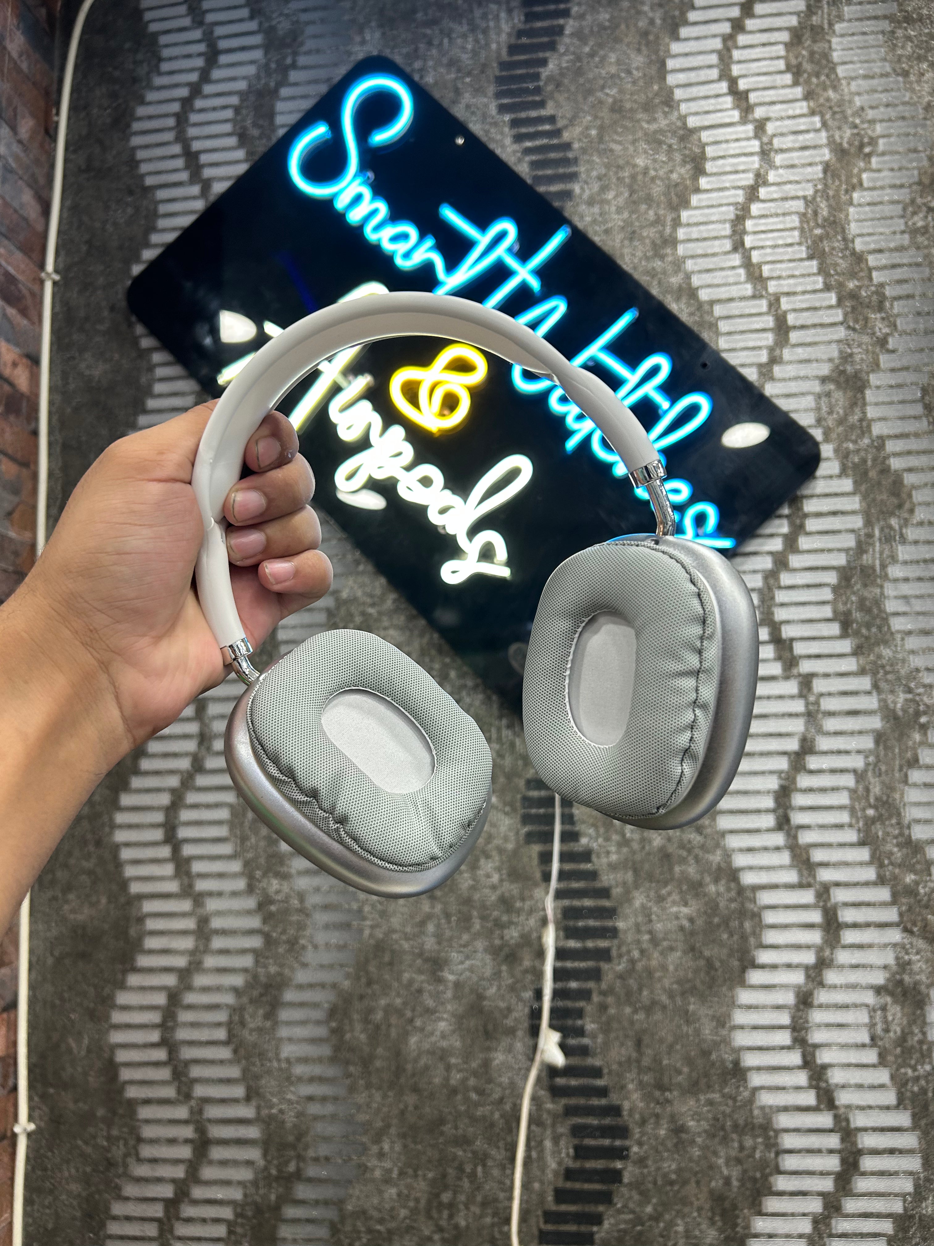 P9 HEADPHONES